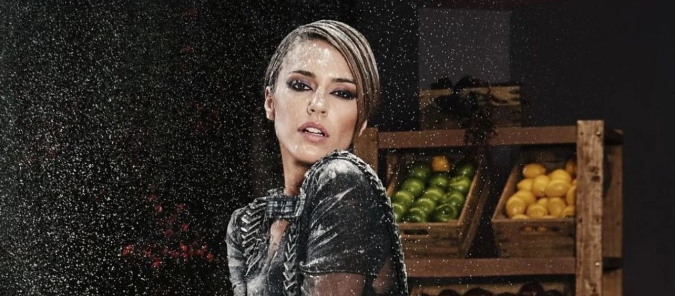 «Λιώνουν» τα χιόνια στις Άλπεις - Απειλή... κατολισθήσεων: Η Κάτια Ταραμπάνκο... σχεδόν γuμνή στα χιόνια! (φωτό)